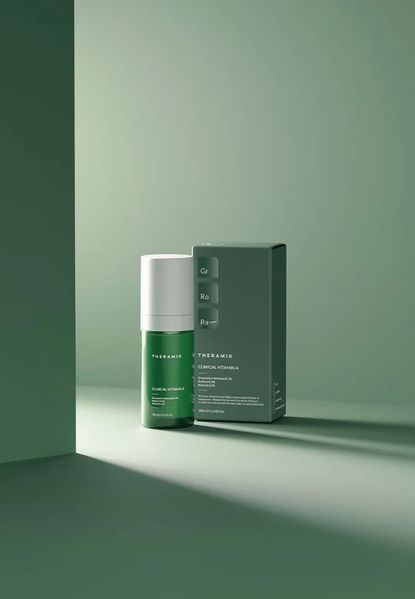 Антивікова сироватка з різними формами ретинолу THERAMID Clinical Vitamin A - 30 мл 000090 фото