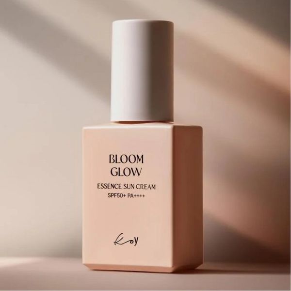 Коригуюча сонцезахисна есенція Koy Bloom Glow Essence Sun Cream SPF 50+ / PA++++, 30 мл 0000301 фото